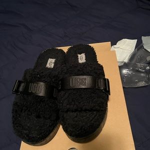 Ugg slippers worn 2 times!